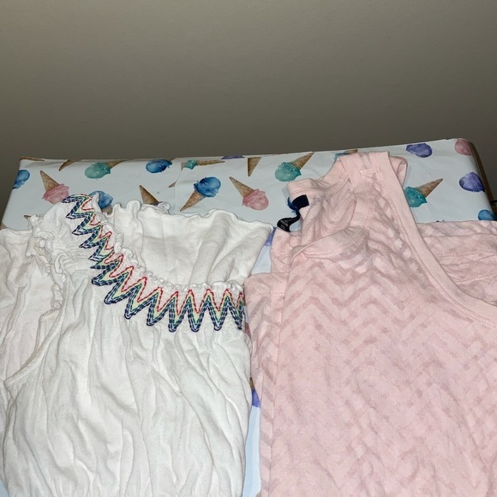 Bundle Alert 🚨 Gap Pink &White Summer Tops…